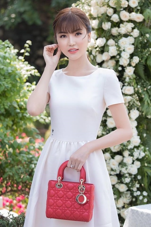 lo dien ban trai dai gia 42 tuoi cua nu hoang sac dep ngoc duyen - 3