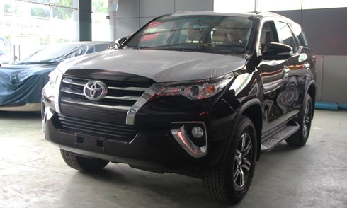 toyota-fortuner-2017-ban-trung-dong-dau-tien-ve-viet-nam