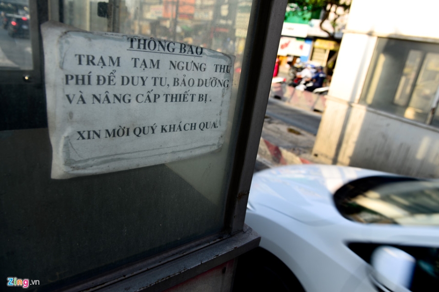 Tram thu phi bo hoang giua duong o Sai Gon hinh anh 3