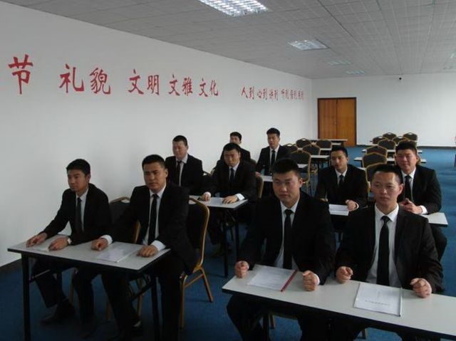 Ve si Trung Quoc: Cam sung nhieu hon cam dua hinh anh 4
