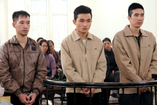 Ke duoi chem khach xem hoa ngay Tet duoc giam an hinh anh 1