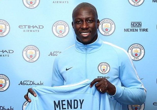 Mendy gia nhập Man City