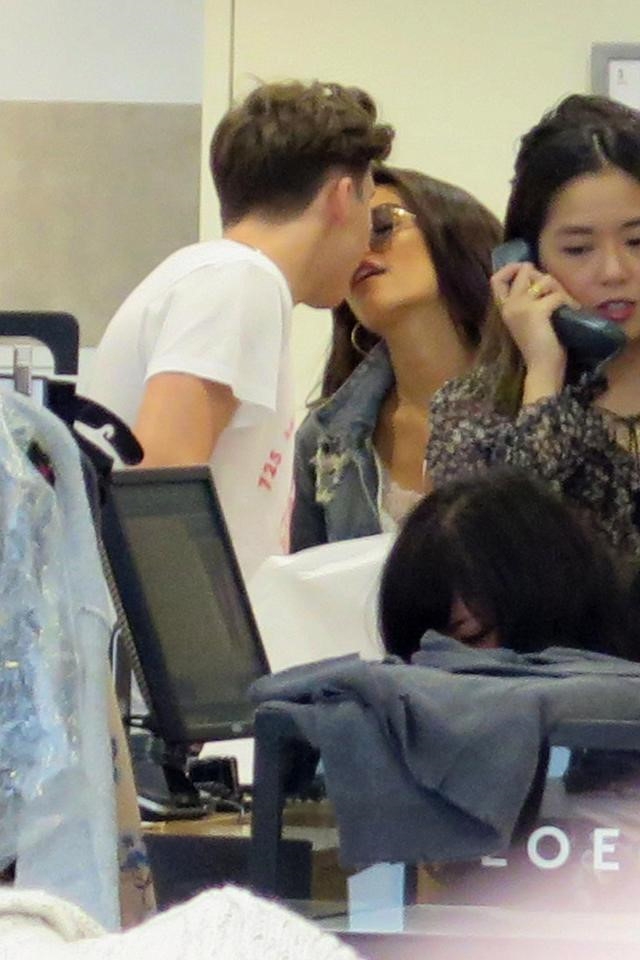Quy tu nha Becks tim mua nha de o gan ban gai moi hinh anh 2