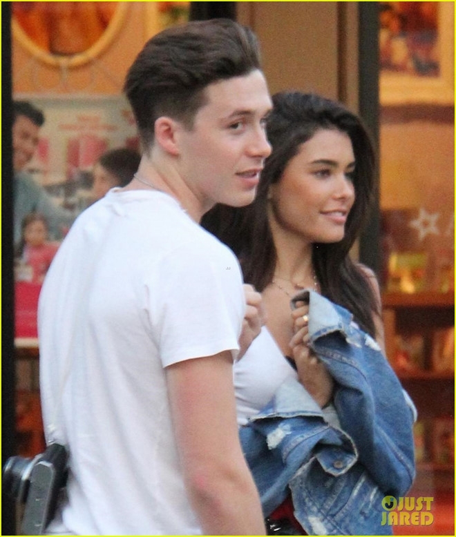 Quy tu nha Becks tim mua nha de o gan ban gai moi hinh anh 3