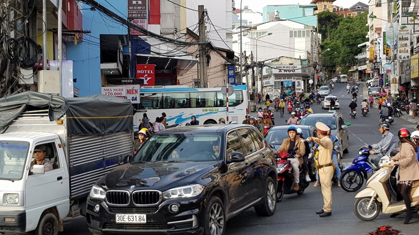 Giao thông ở thành phố không đèn xanh, đèn đỏ 2
