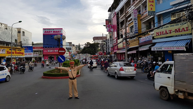 Giao thông ở thành phố không đèn xanh, đèn đỏ 5
