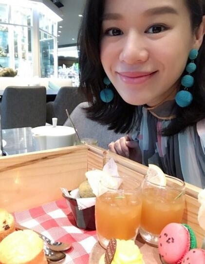 Hồ Hạnh Nhi hạnh phúc khoe ảnh được chồng dẫn đi ăn tối - Ảnh 2.