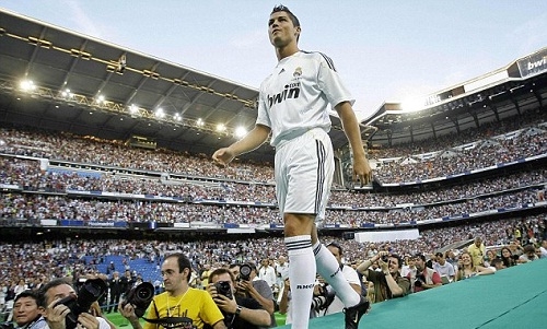 man-city-tren-da-pha-ky-luc-chuyen-nhuong-cua-real-madrid