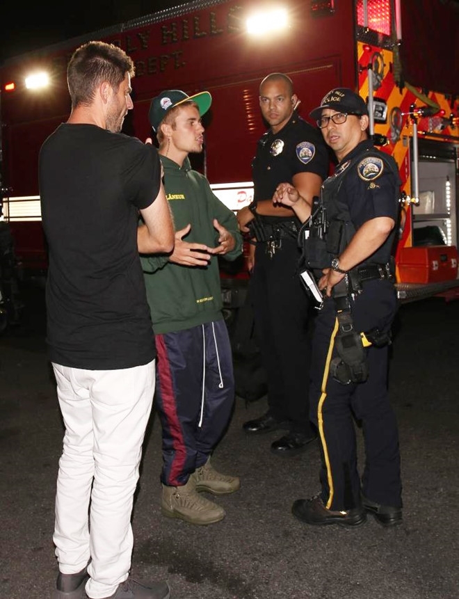 Justin Bieber gap rac roi moi khi gay tai nan tren pho hinh anh 3