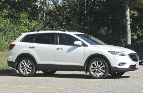 Mazda trieu hoi hon 200 nghin xe oto dinh loi tui khi