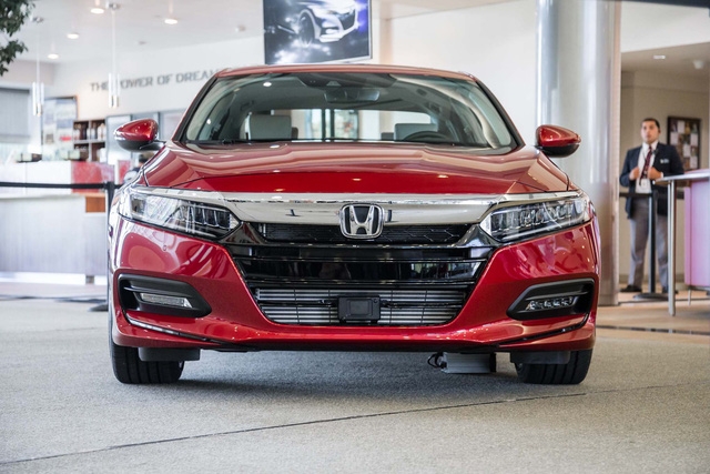 Ngắm vẻ đẹp của Honda Accord 2018 qua những hình ảnh bằng xương, bằng thịt - Ảnh 3.