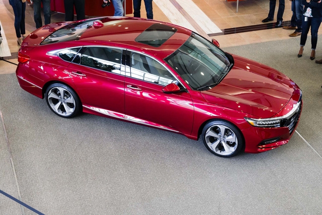 Ngắm vẻ đẹp của Honda Accord 2018 qua những hình ảnh bằng xương, bằng thịt - Ảnh 5.