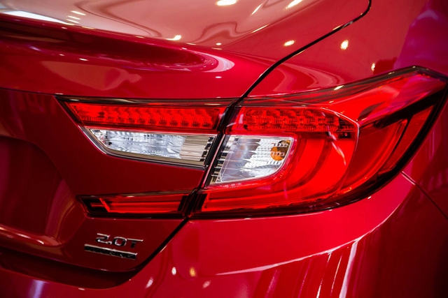 Ngắm vẻ đẹp của Honda Accord 2018 qua những hình ảnh bằng xương, bằng thịt - Ảnh 6.
