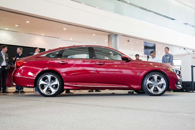Ngắm vẻ đẹp của Honda Accord 2018 qua những hình ảnh bằng xương, bằng thịt - Ảnh 7.