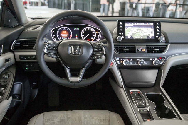 Ngắm vẻ đẹp của Honda Accord 2018 qua những hình ảnh bằng xương, bằng thịt - Ảnh 10.
