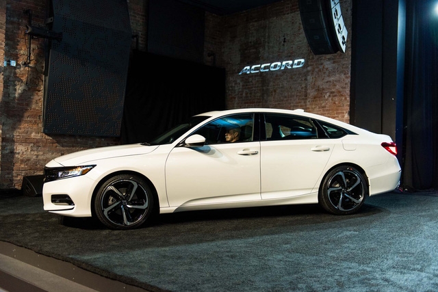 Ngắm vẻ đẹp của Honda Accord 2018 qua những hình ảnh bằng xương, bằng thịt - Ảnh 15.