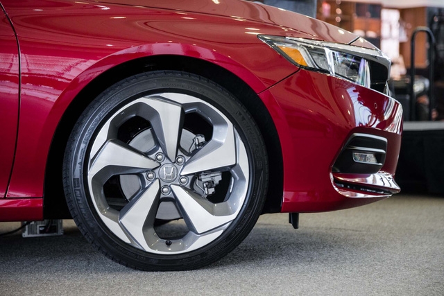 Ngắm vẻ đẹp của Honda Accord 2018 qua những hình ảnh bằng xương, bằng thịt - Ảnh 16.