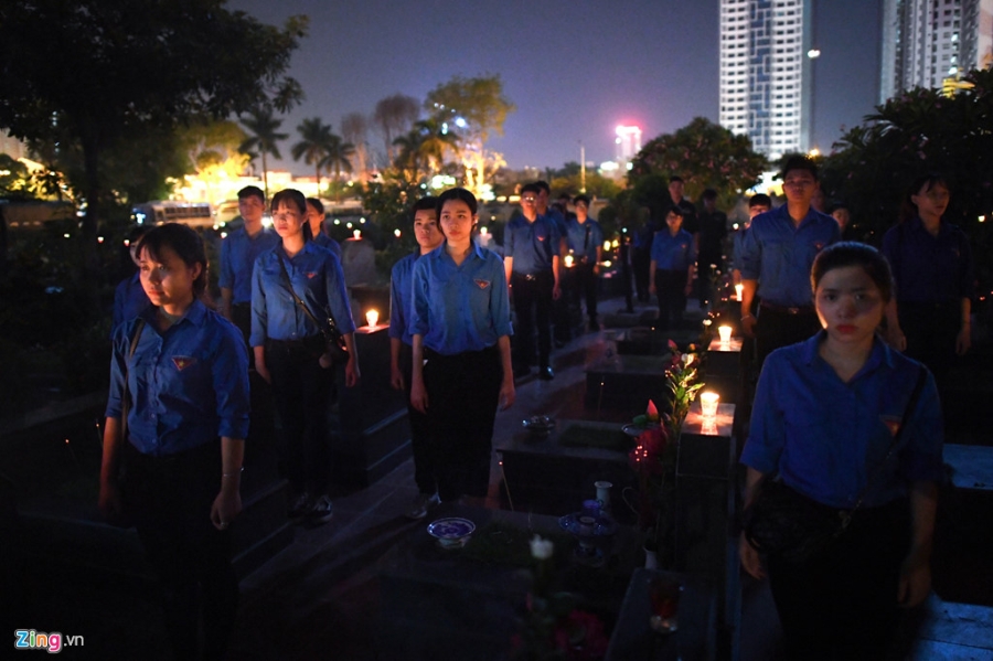 Nghia trang sang bung dem tri an cac anh hung liet si hinh anh 1