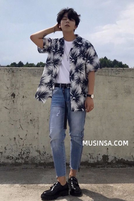 Trang den 'chiem linh' street style cua dan tin do thoi trang Han Quoc hinh anh 6