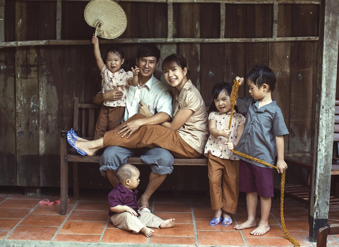 vo-chong-ly-hai-hoa-nong-dan-dat-4-con-di-bat-ca-mo-cua-tiep-5