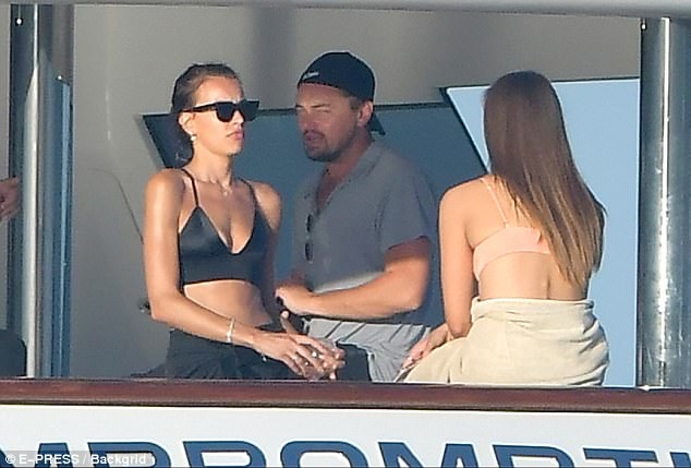 phat them voi cuoc song ngap tran tiec tung va gai dep cua tai tu titanic hinh anh 3