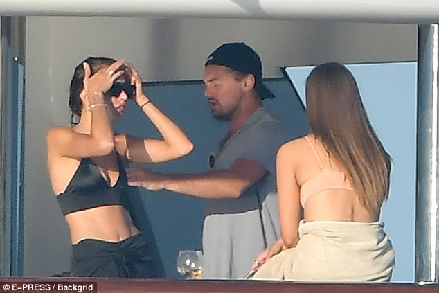 phat them voi cuoc song ngap tran tiec tung va gai dep cua tai tu titanic hinh anh 5