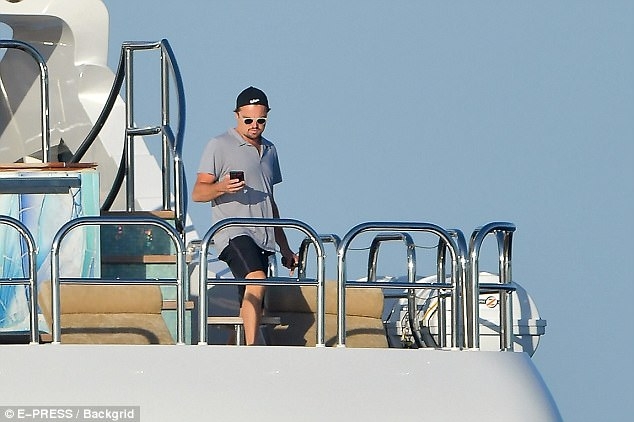 phat them voi cuoc song ngap tran tiec tung va gai dep cua tai tu titanic hinh anh 7