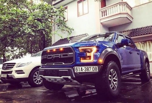 Tay chơi Bình Dương bỏ 4,5 tỷ đồng tậu hàng khủng Ford F-150 Raptor - 1