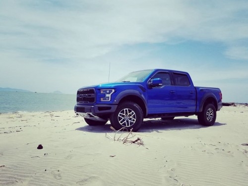 Tay chơi Bình Dương bỏ 4,5 tỷ đồng tậu hàng khủng Ford F-150 Raptor - 2