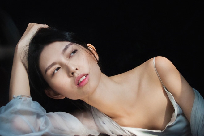 Vén bức màn showbiz: Nhiều chân dài chưa học cách làm sang đã muốn làm sao - Ảnh 2.