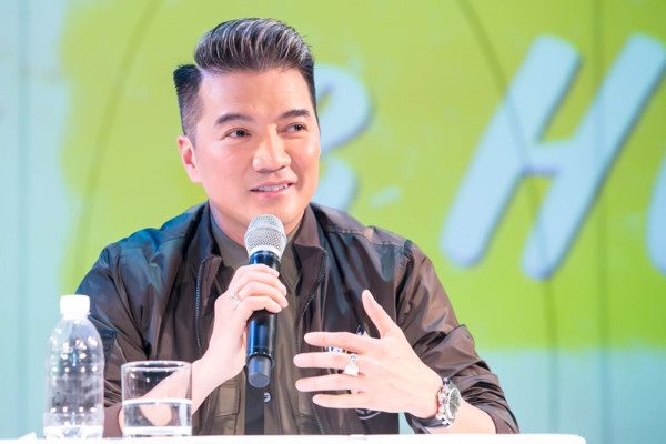 Dam Vinh Hung va chieu tro quen thuoc truoc moi live show hinh anh 1