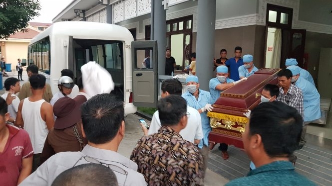 Vụ cháy xưởng bánh: Nhận diện thi thể chồng nhờ chiếc nhẫn cưới 