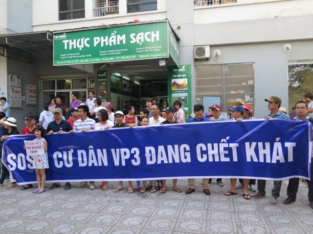 Cư dân xuống đường đòi nước sạch