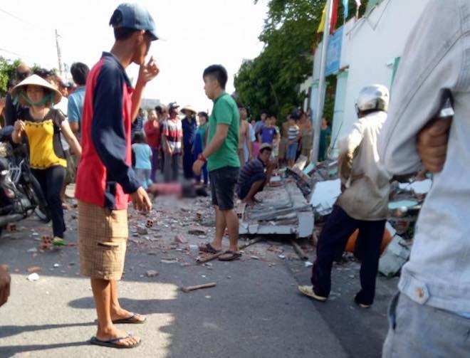 hien truong vu sap ban cong nha cap bon, 3 nguoi tu vong hinh anh 4