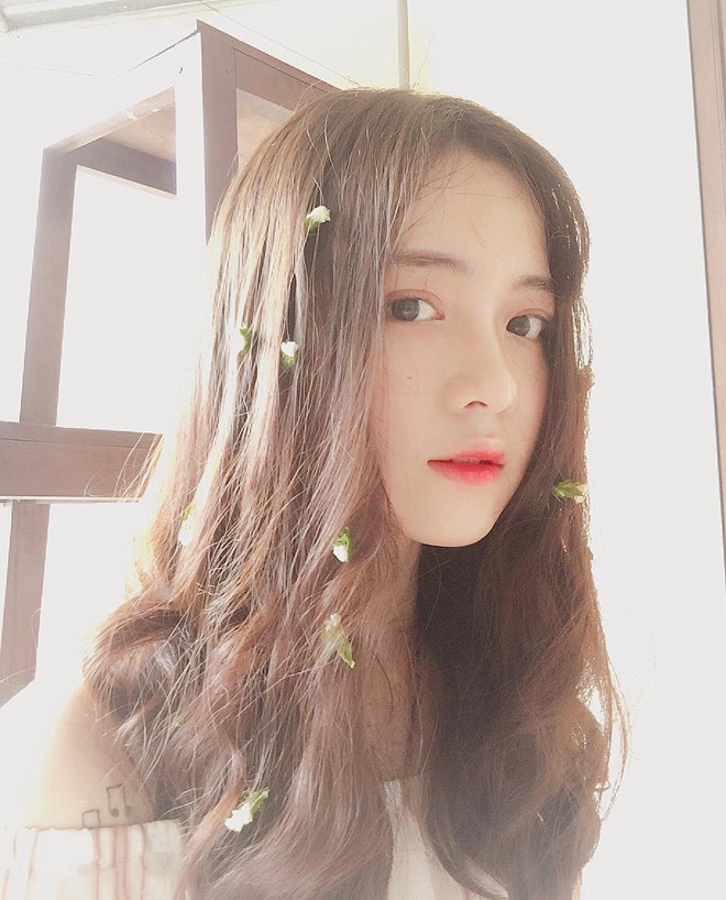 Nu sinh 10X chuyen Anh uoc mo thanh nguoi mau chuyen nghiep hinh anh 11