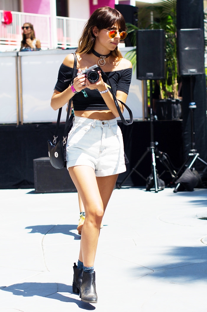 Giai ma suc hut chiec ao crop top ho vai cua Hoang Thuy Linh hinh anh 8
