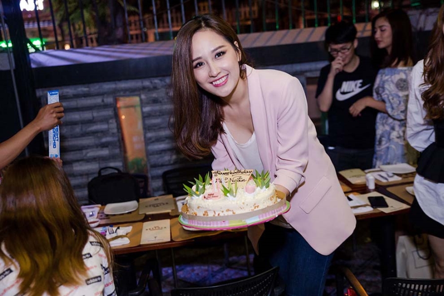 Minh Hằng, Mai Phương Thúy tổ chức sinh nhật tuổi 20 cho Khả Ngân - ảnh 2