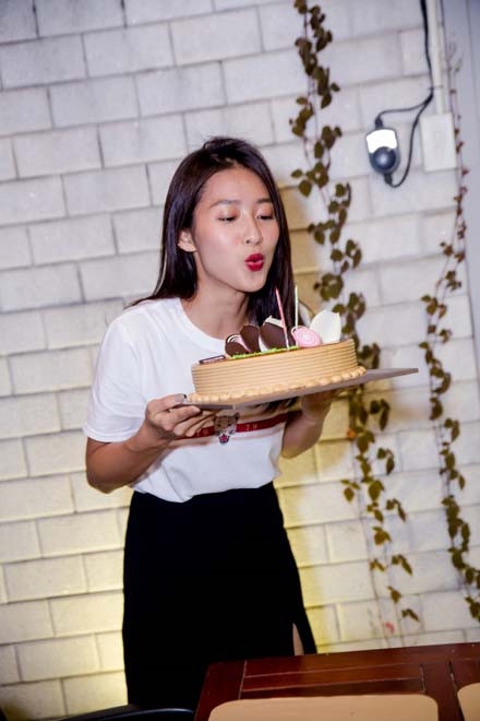 Minh Hằng, Mai Phương Thúy tổ chức sinh nhật tuổi 20 cho Khả Ngân - ảnh 3