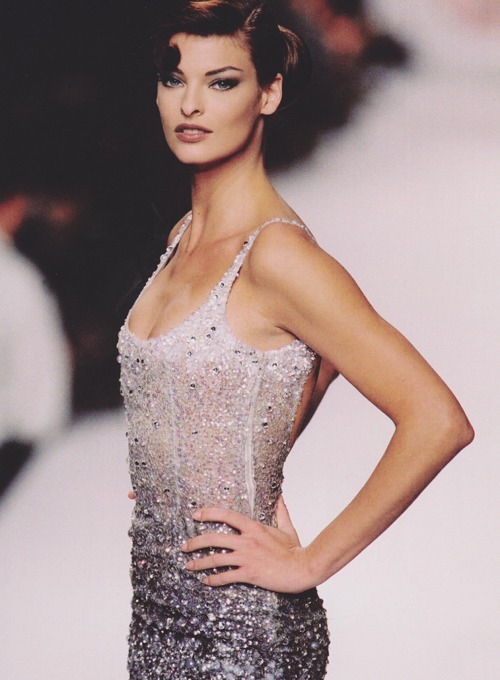 Thế giới người mẫu: Sát phạt, kinh hoàng gấp trăm lần trò lố tại VN Next Top Model - Ảnh 9.