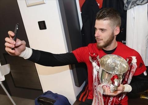 Herrera cho rang De Gea can o lai M.U de sanh ngang voi Peter Schmeichel.