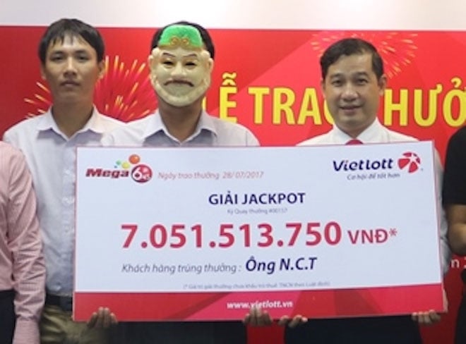 xo so vietlott: nu sinh dai hoc am thàm nhan giai jackpot 14 ti hinh anh 2