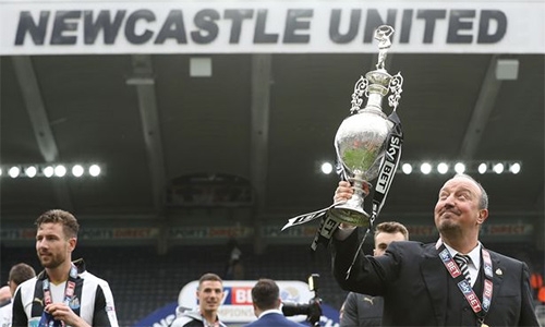 rafa-benitez-de-bi-sa-thai-nhat-o-ngoai-hang-anh-mua-moi