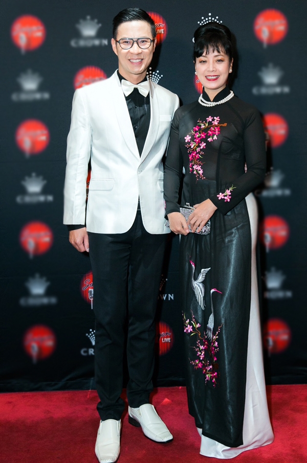 ngoc-trinh-khoe-lung-tran-sexy-du-su-kien-o-australia-5