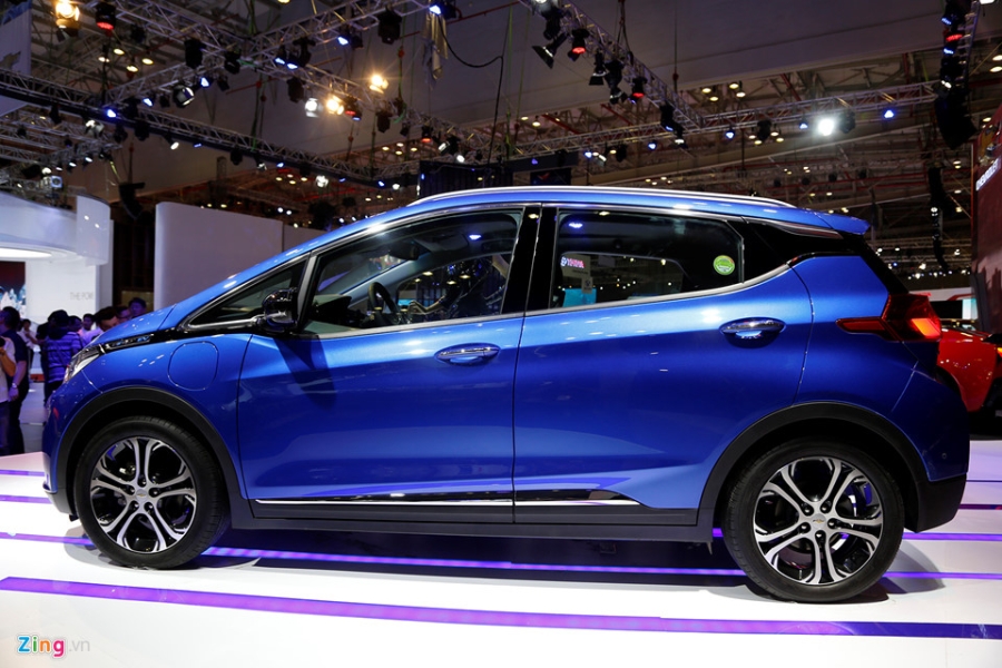 Xe dien Chevrolet Bolt EV - doi thu Tesla Model 3 ra mat tai Viet Nam hinh anh 3