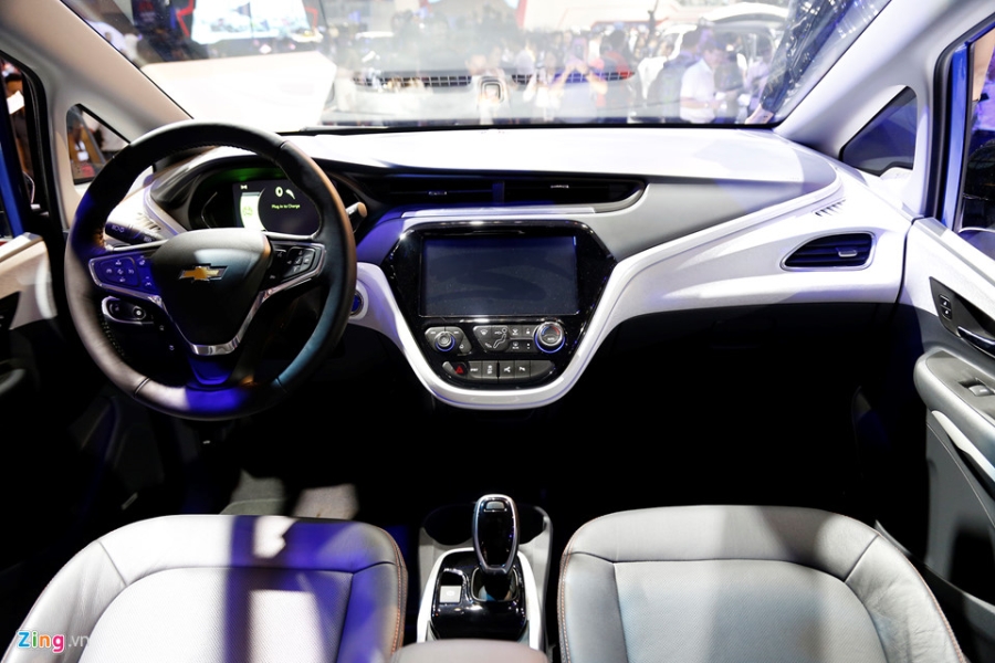 Xe dien Chevrolet Bolt EV - doi thu Tesla Model 3 ra mat tai Viet Nam hinh anh 9