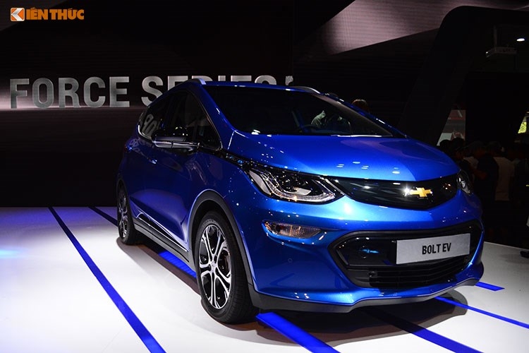 Can canh oto dien gia re Chevrolet Bolt EV tai Viet Nam-Hinh-2