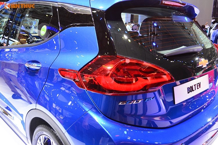 Can canh oto dien gia re Chevrolet Bolt EV tai Viet Nam-Hinh-5