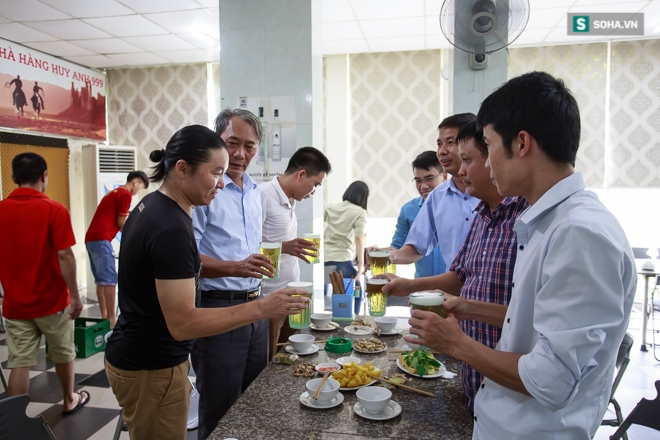 Đời thực của A Lý phim Người phán xử: Vừa chạy bàn, vừa xếp khách tất bật ở quán bia - Ảnh 14.