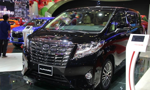 toyota-alphard-xe-da-dung-gia-3-5-ty-tai-viet-nam