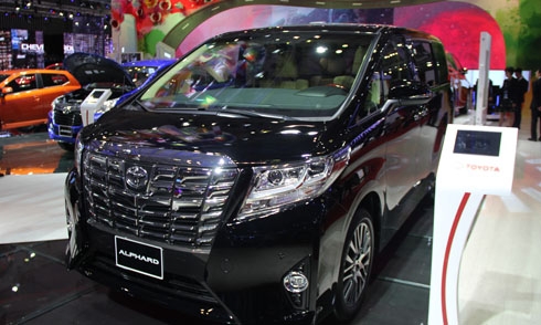 toyota-alphard-mpv-hang-sang-gia-3-53-ty-tai-viet-nam